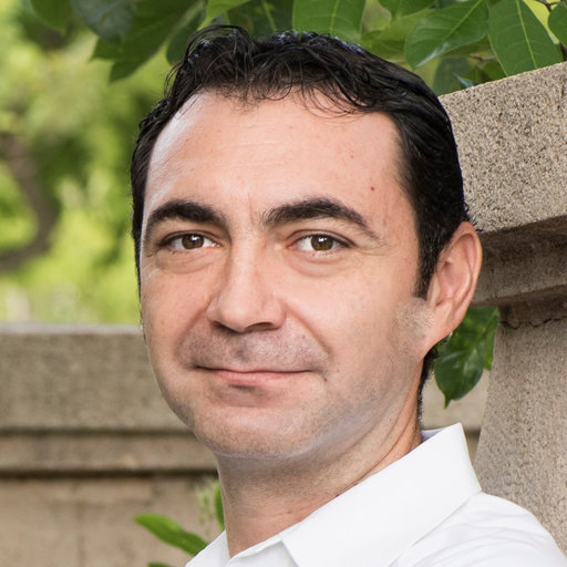 Dr. Julio Sacramento